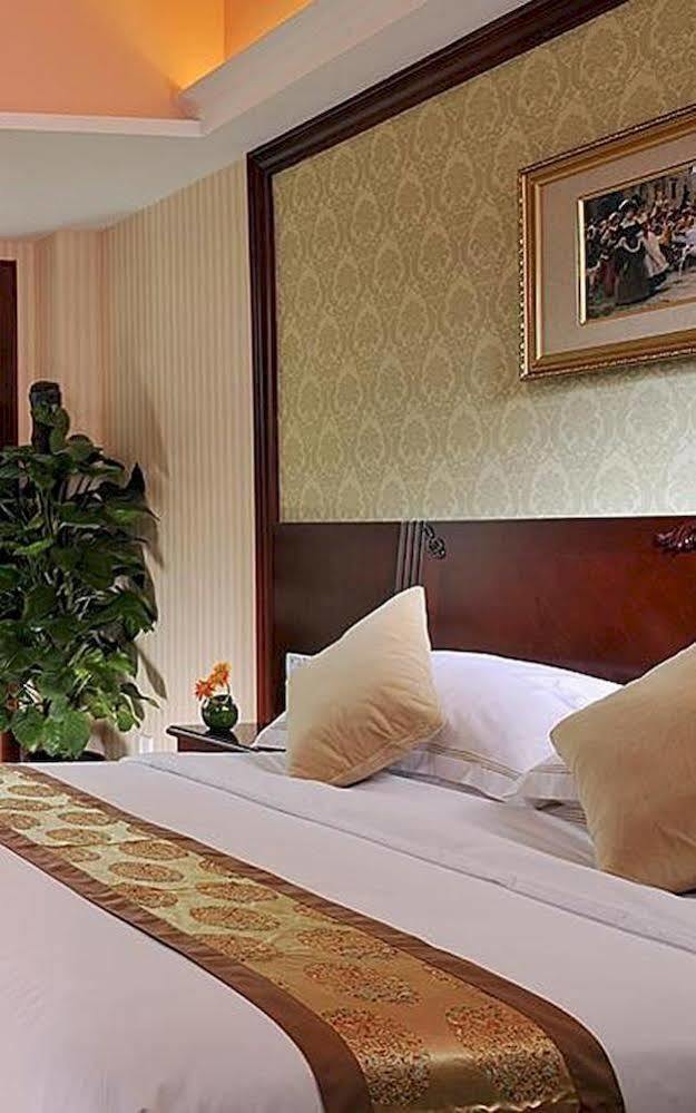Vienna Hotel - Shenzhen Higher Education Mega Center Bagian luar foto